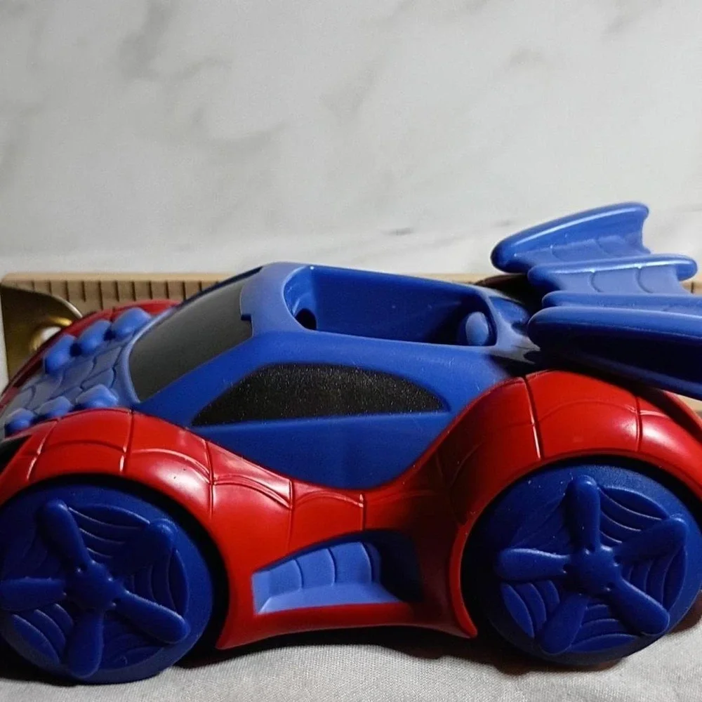 Marvel Spidey and His Amazing Friends Web Crawler Toy Car Hasbro F1940 Red Blue